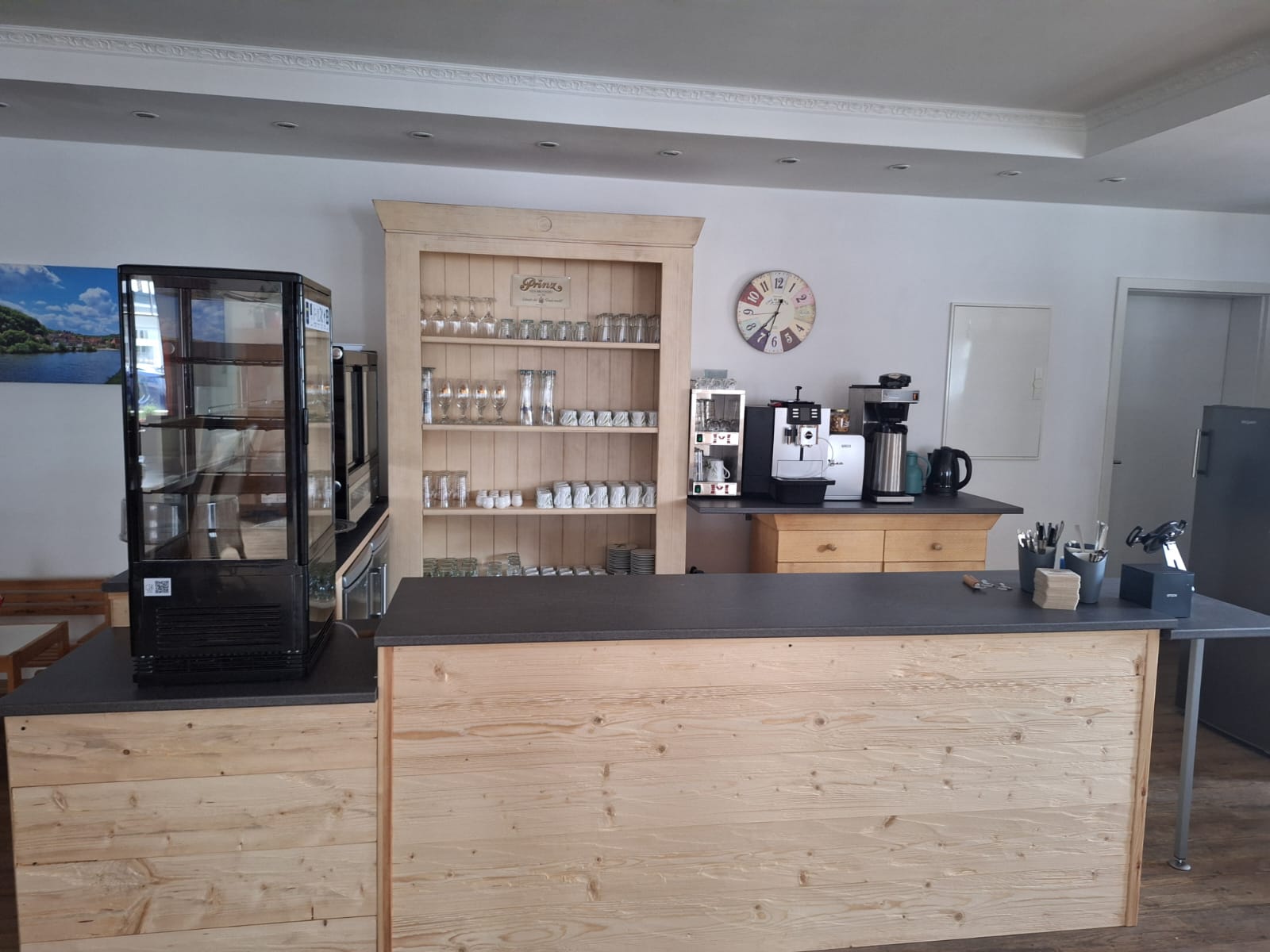Kaffeestation mit Espressomaschine und Filterkaffee